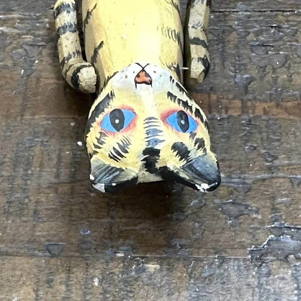 VTG Hand Carved Tiger Cat Pen – Wooden Folk Art Figurine‎ – Desk Decor